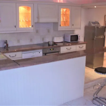 Anahit Apartman